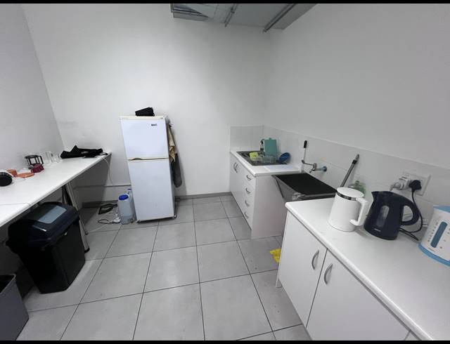 46M² OFFICE TO LET IN SEA POINT